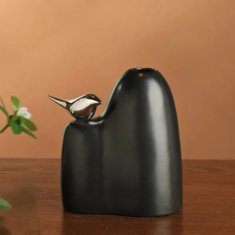 Modern Ceramic Vase with Bird Sculpture Simple Vase for Home Living Room Decoration Flower Arrangement Accessories Ceramic Vase