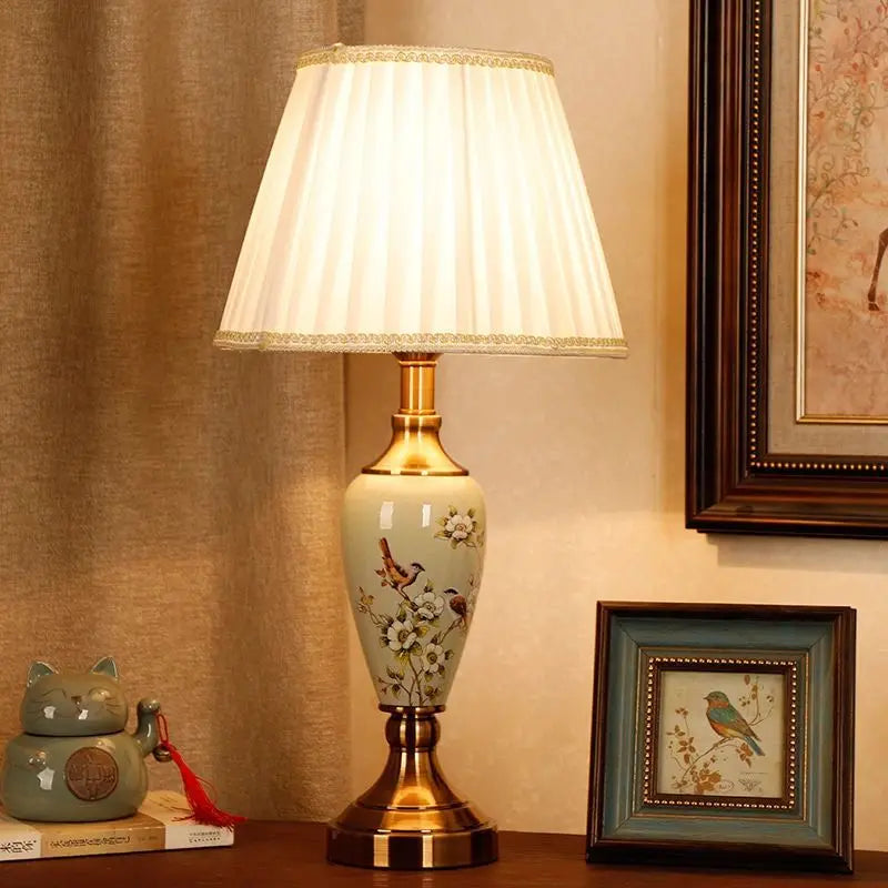 French-style Ceramic Table Lamp - Creative American Modern Minimalist Living Room Study Table Lamp Bedroom Bedside Lamp
