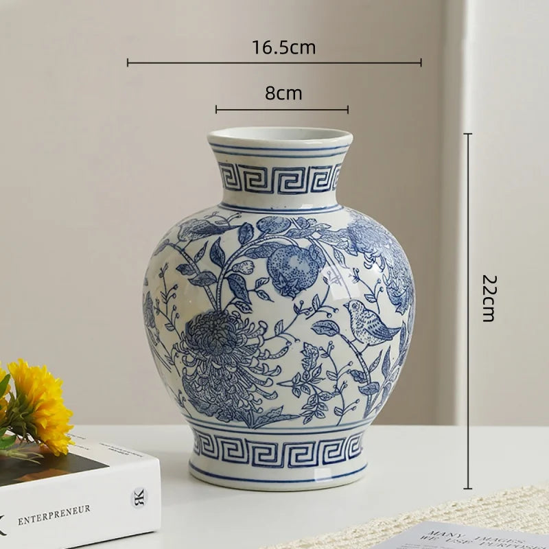 Blue and White Porcelain Chinese Vintage Vase Ceramic Handicraft Porcelain Bottle Flower Vase Home Decoration Accessories